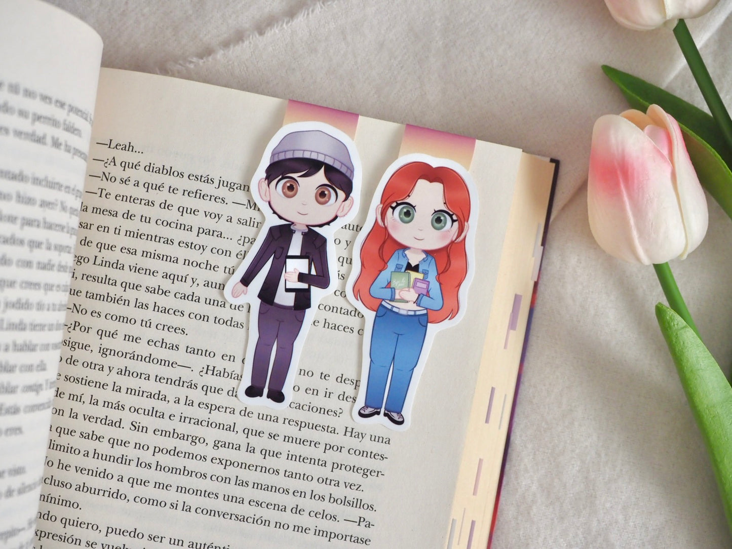 Marcapáginas Leah y Logan de “El arte de ser nosotros”