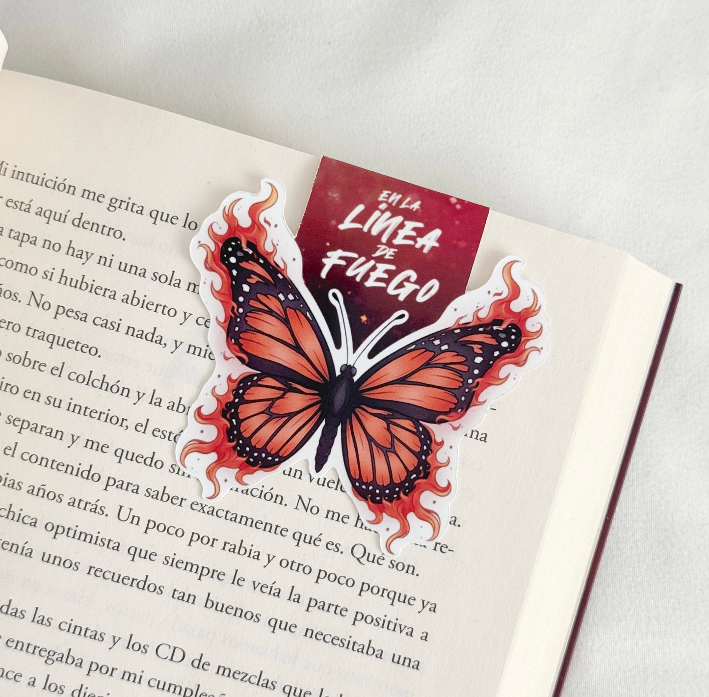 Marcapáginas “En la línea de fuego” 🔥 🦋